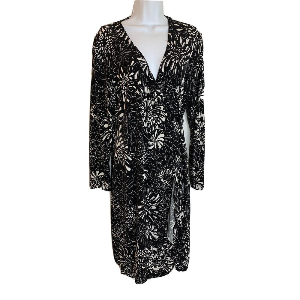 Chicos Floral 2 L Long sleeve Floral Art Print Wrap Dress (10)